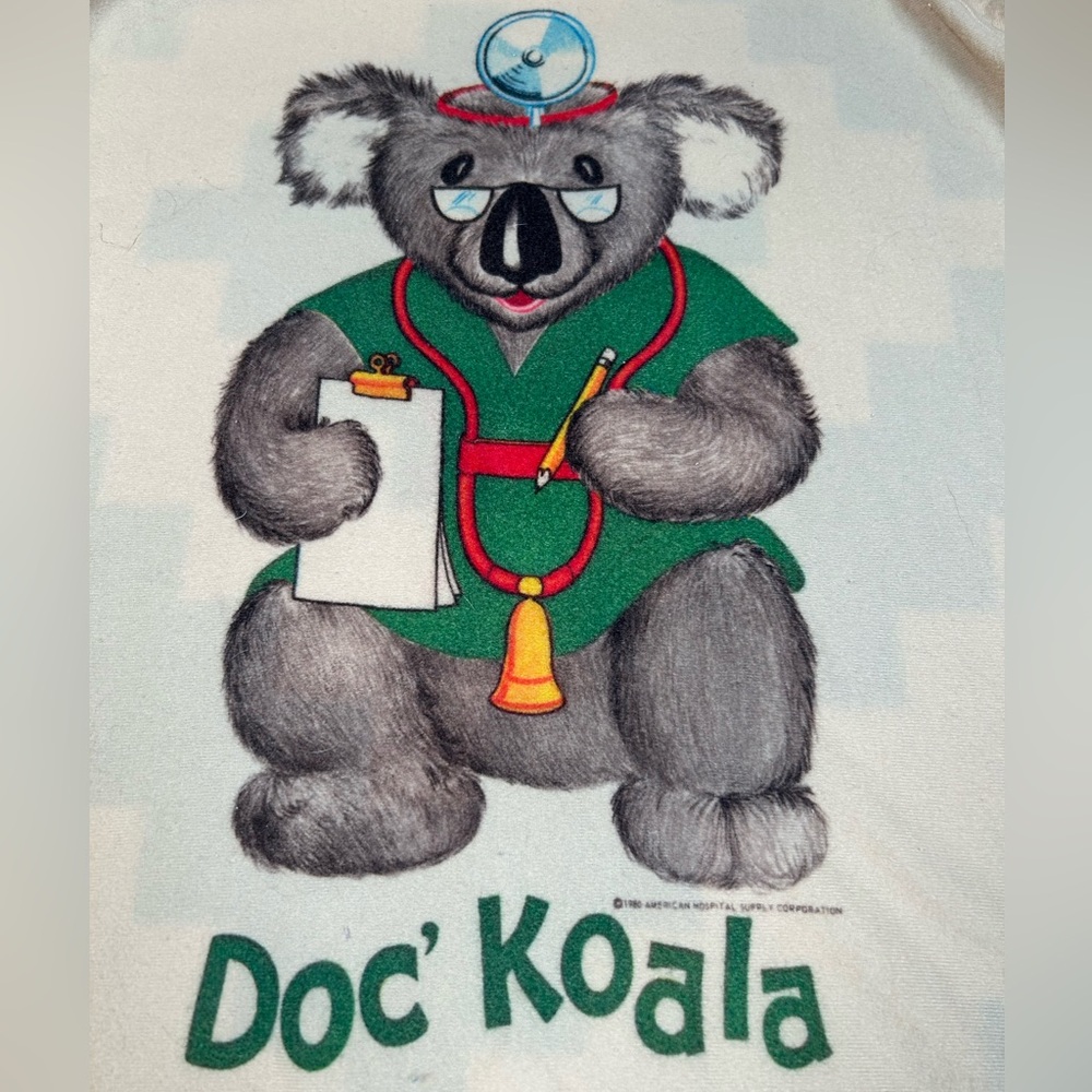80’s VINTAGE, DOC’ KOALA, kid’s doctor’s gown!!